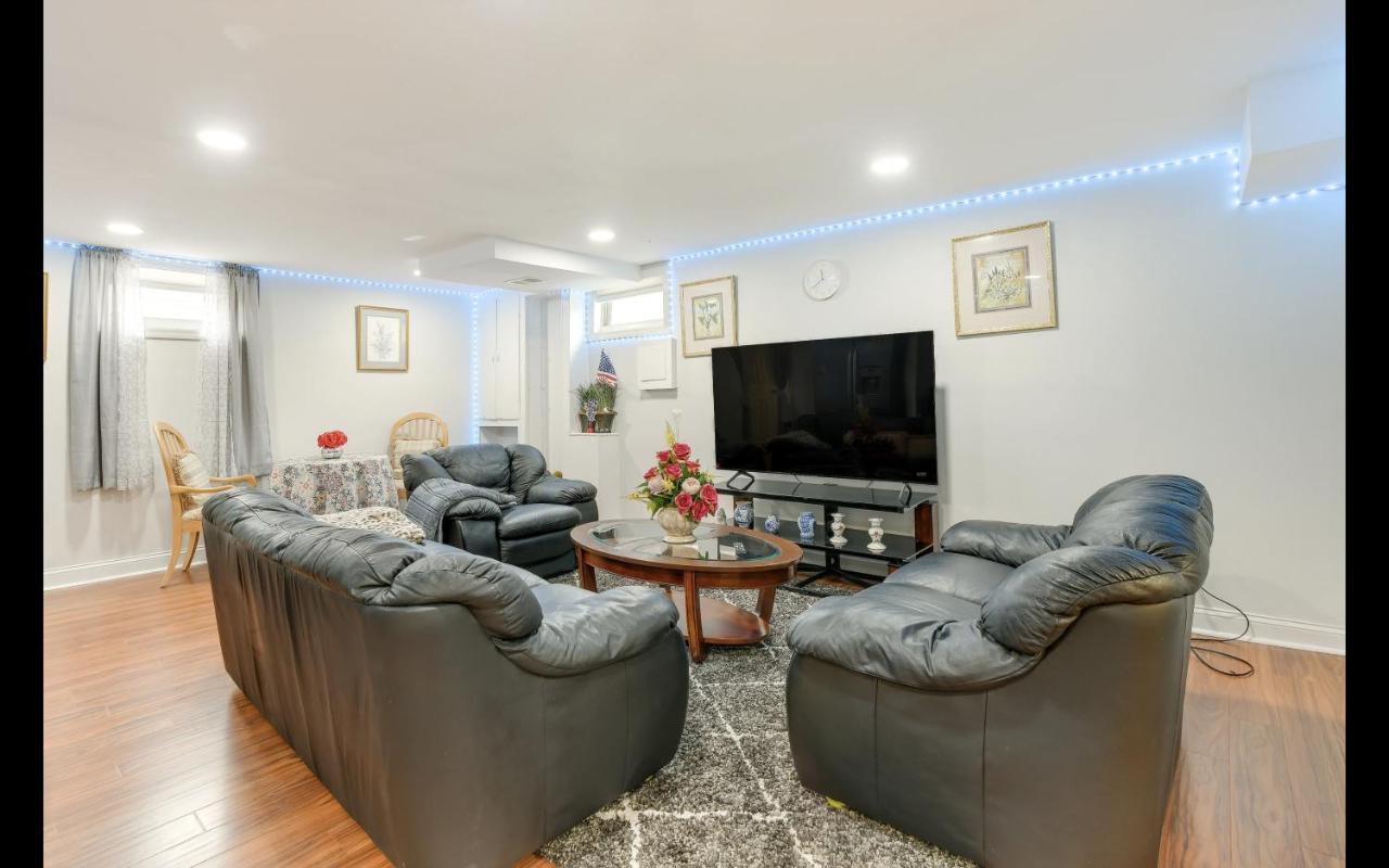 Splendid Cheerful 2-Bedroom Residential Хаятсвил Екстериор снимка